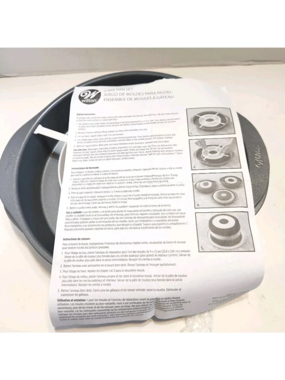 Wilton Checkerboard Cake Pan Set Round 3 Pans and Divider With Instructions